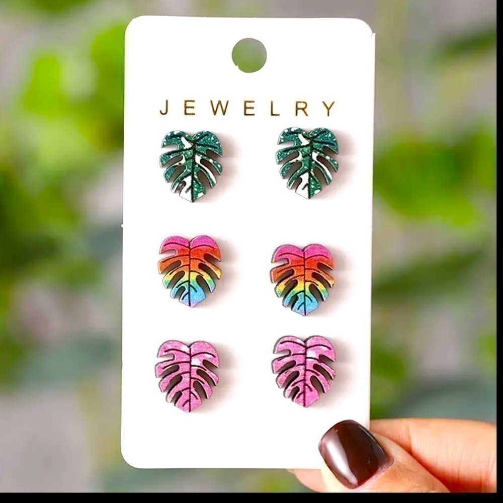 Monstera Mini Wooden Studs